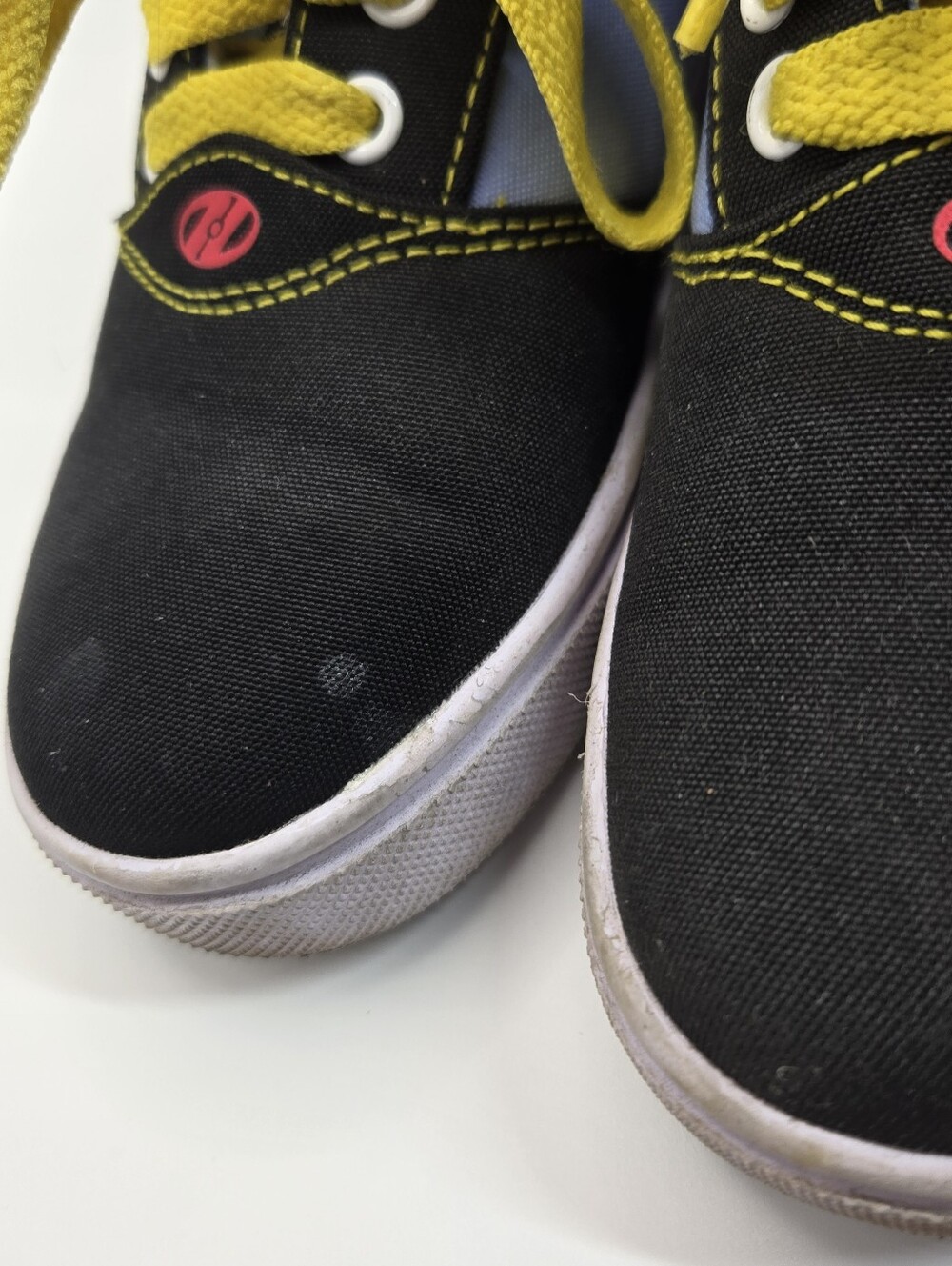 Spongebob Heelys Youth Size 2 Nickelodeon Cartoon Gift Fun - Picture 3 of 10
